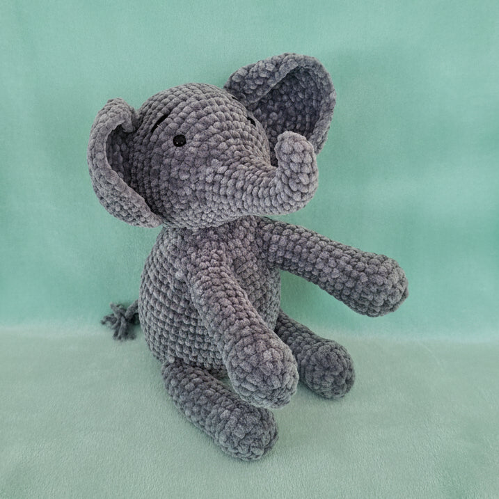 Amigurumi - Ellie Elephant