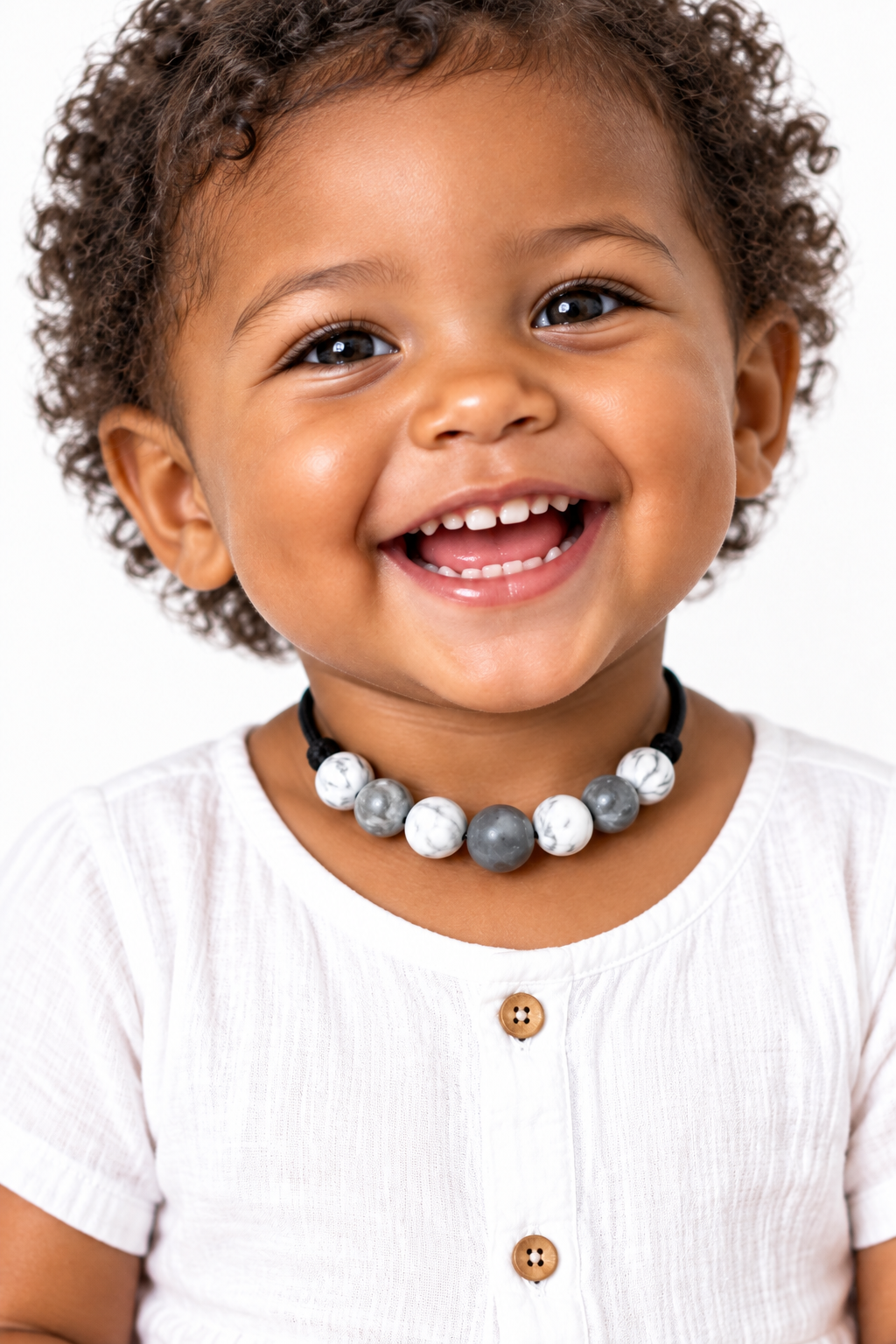 UQEDIZINKINGA Beaded Necklace